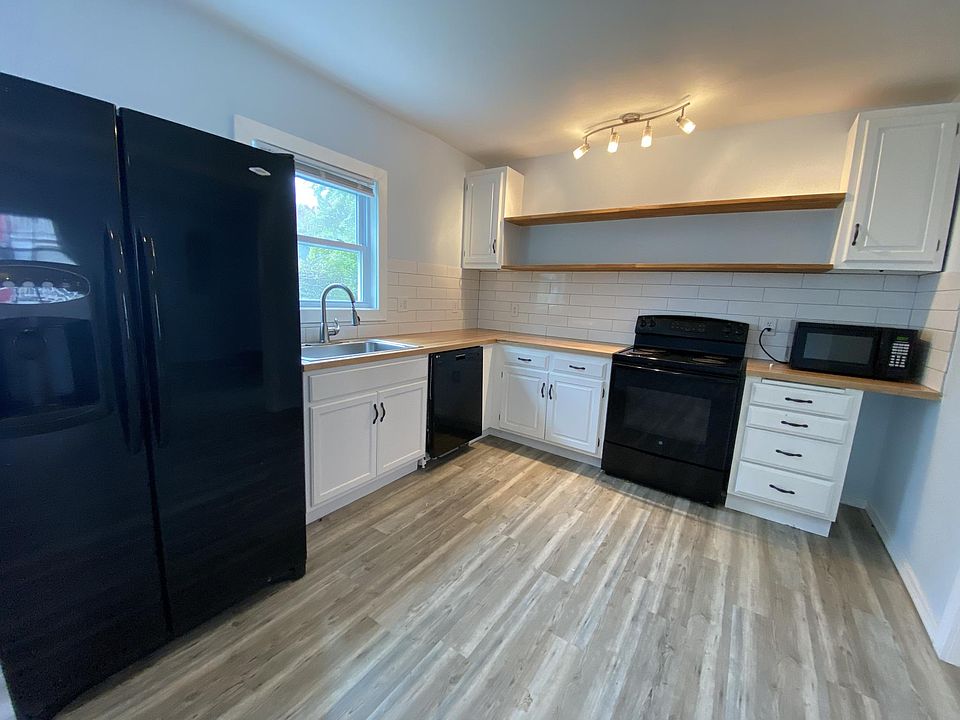 1st image of 318 N Clinton Pl #B