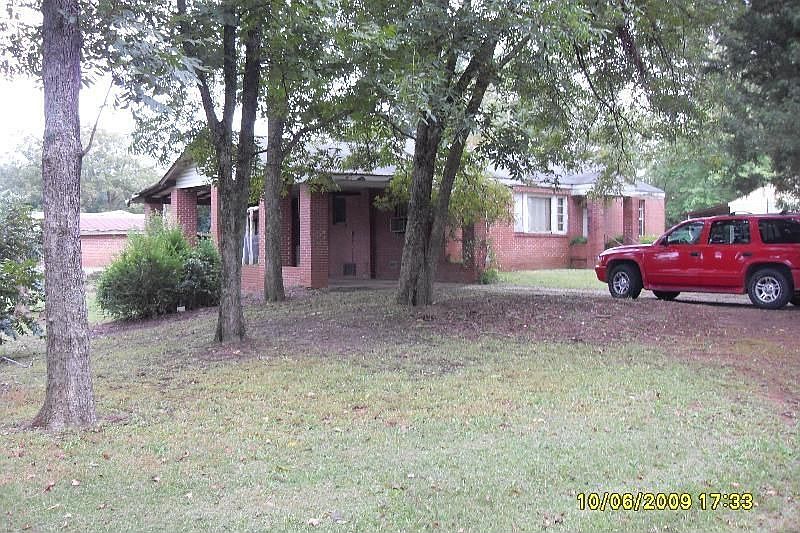 2nd image of 1152 Earle St