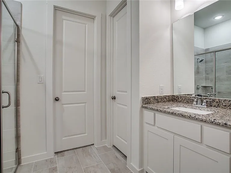 1000 Marian Dr — Photo 13