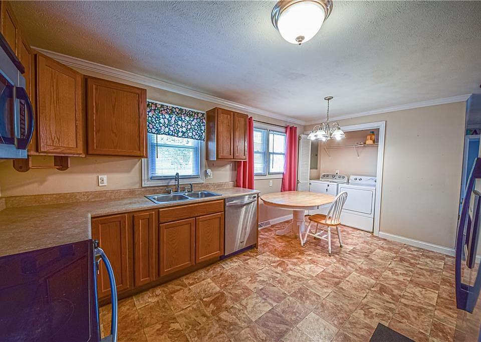 632 E 15th St, Seymour, IN 47274 Zillow