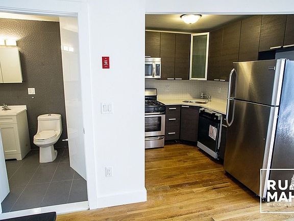 3rd image of 733 Lafayette Ave APT 1