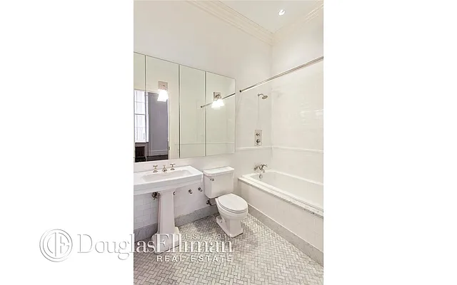 Rented by Douglas Elliman | media 15