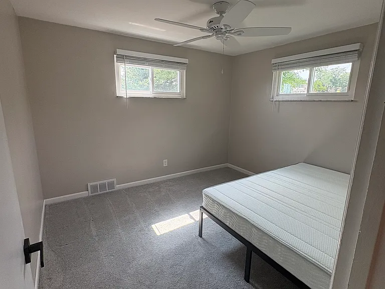 1624 Sillview Dr — Photo 10