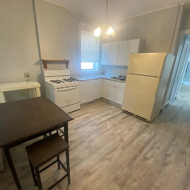 1573 Tibbits Ave — Photo 3