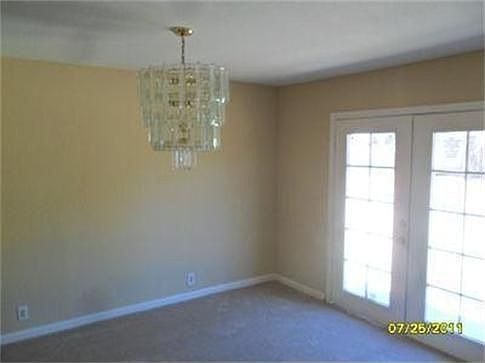 5th image of 1986 Clover Ln