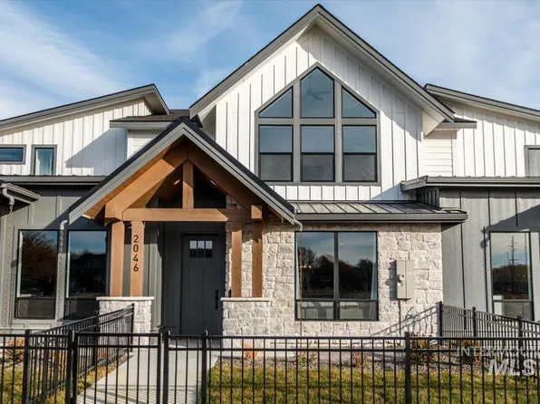 2046 W Freya Ct, Eagle, ID 83616