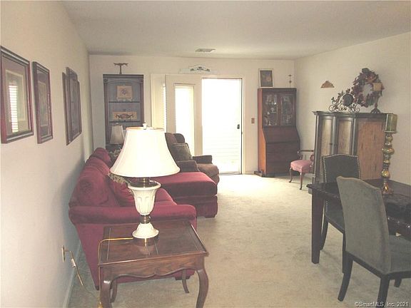 136 Deer Hill Avenue