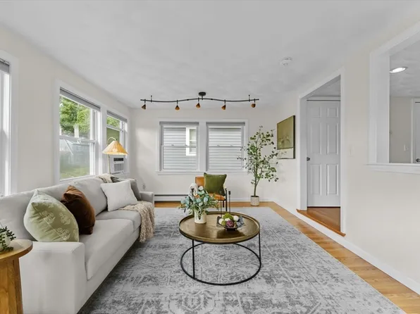 43 Elm St, Medford, MA 02155