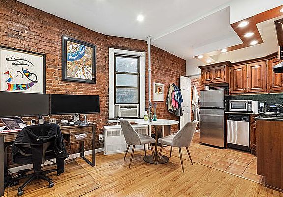 4th image of 101 Charles St APT 4RE