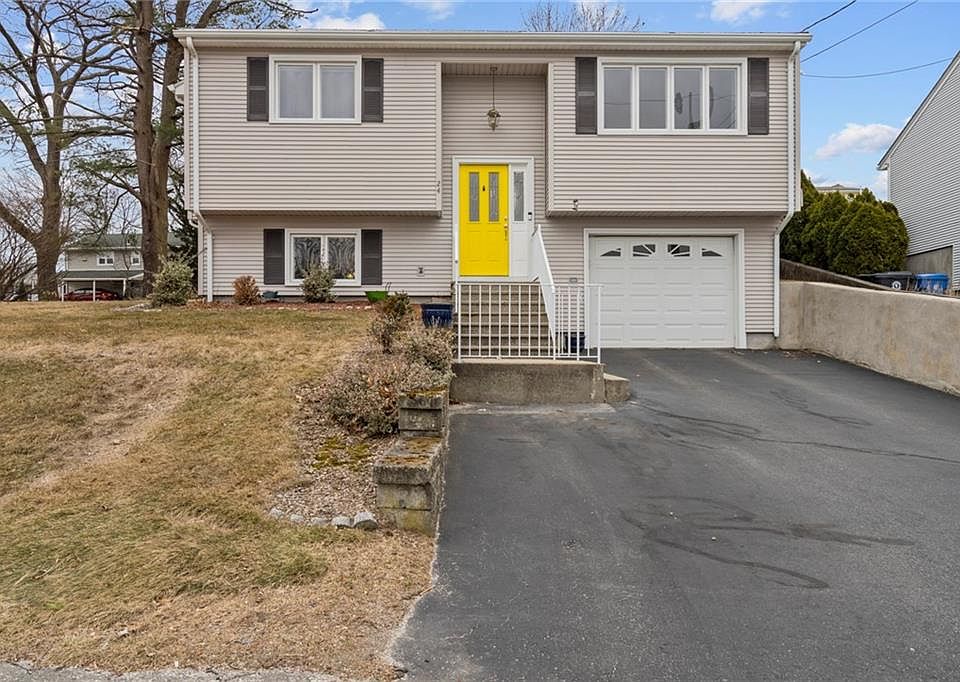 24 Vineyard Ave Cumberland Ri 02864 Mls 1277035 Zillow