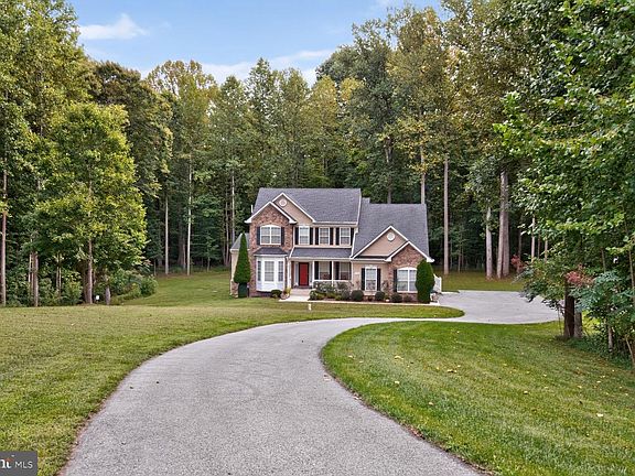 2nd image of 8100 Hollow Tree Ln