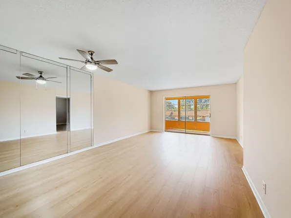 9374 SW Sw 3rd Street Street #714, Boca Raton, FL 33428