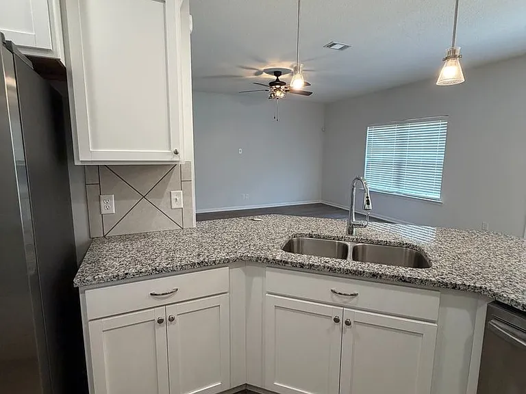 600 Brightleaf Cir — Photo 12