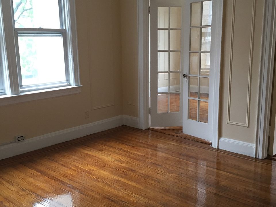 Living room looking to 1st bedroom