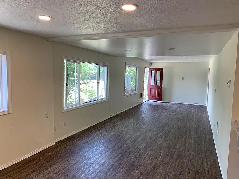 5405 W Manor Crest St — Photo 2