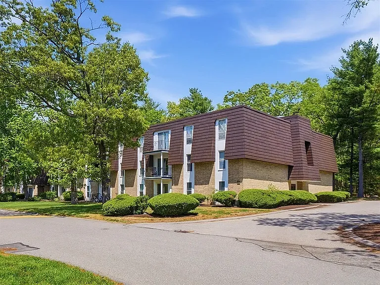 15 Shadowbrook Ln #28 — Photo 14