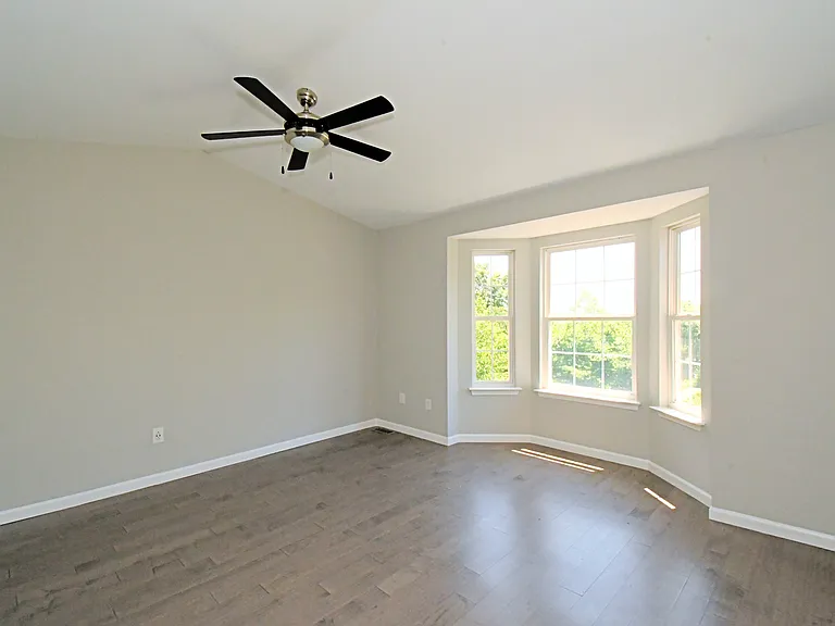 18 Norsham Way #1 — Photo 35