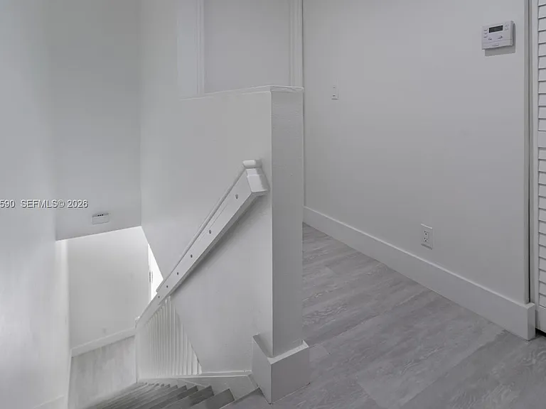 2098 Madeira Dr — Photo 21
