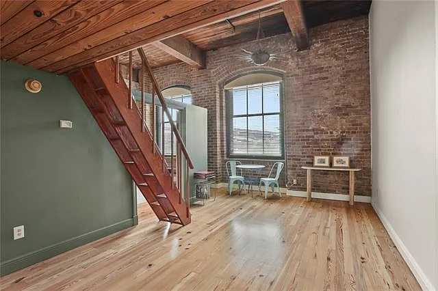 1107 S Peters St #325 — Photo 4