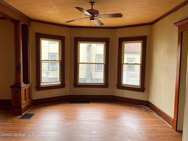 5th image of 9 Woodside Avenue