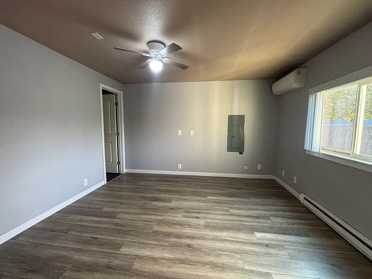 3 bed, 1208 sqft, $2,600 — Photo 2