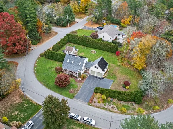 28 Cedar Hill Dr, Acushnet, MA 02743