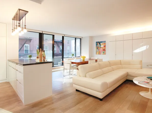 309 East 49th Street image 1 of 17