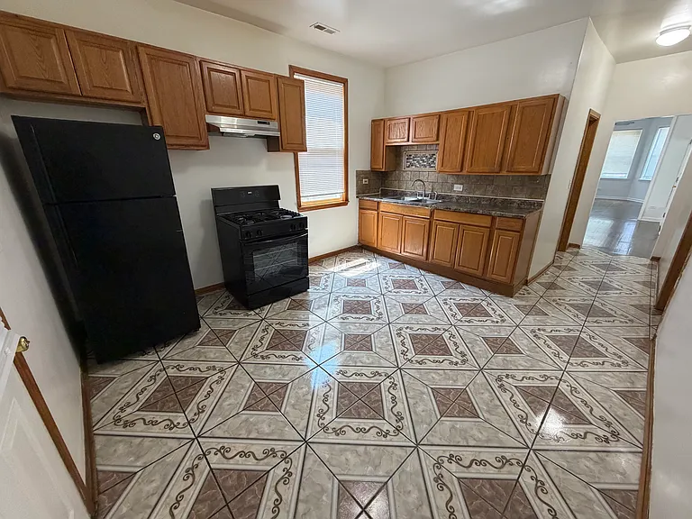 639 N Sawyer Ave #2 — Photo 1