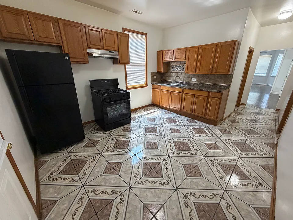 639 N Sawyer Ave #2