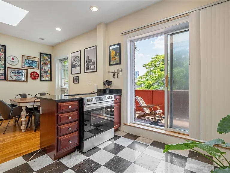 18-20 Marcella St #5 — Photo 3