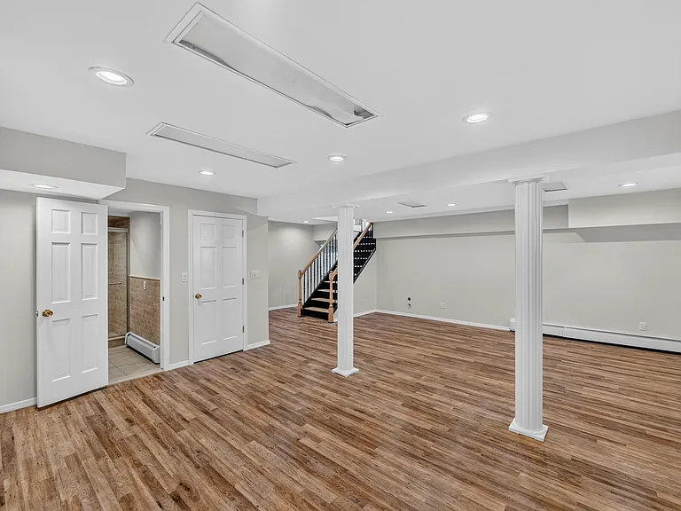 280 Ash St — Photo 33