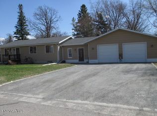 1010 Spruce St NW, Warroad, MN 56763