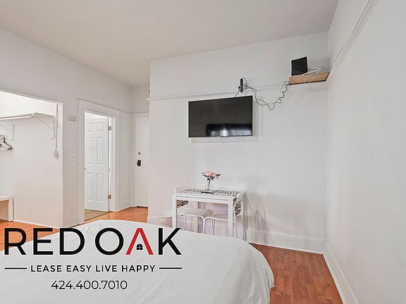 2nd image of 1420 3/4 Flower St #23