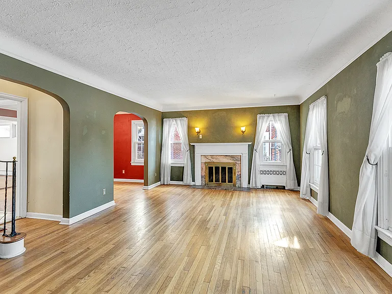 2317 Canterbury Rd — Photo 4