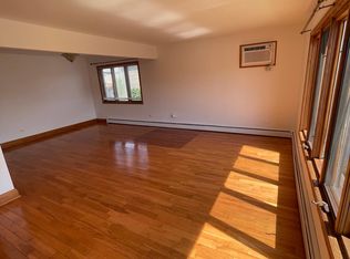 8052 W 82nd St UNIT 2, Justice, IL 60458