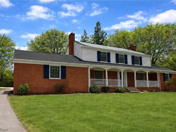 22350 S Woodland Rd, Shaker Heights, OH 44122