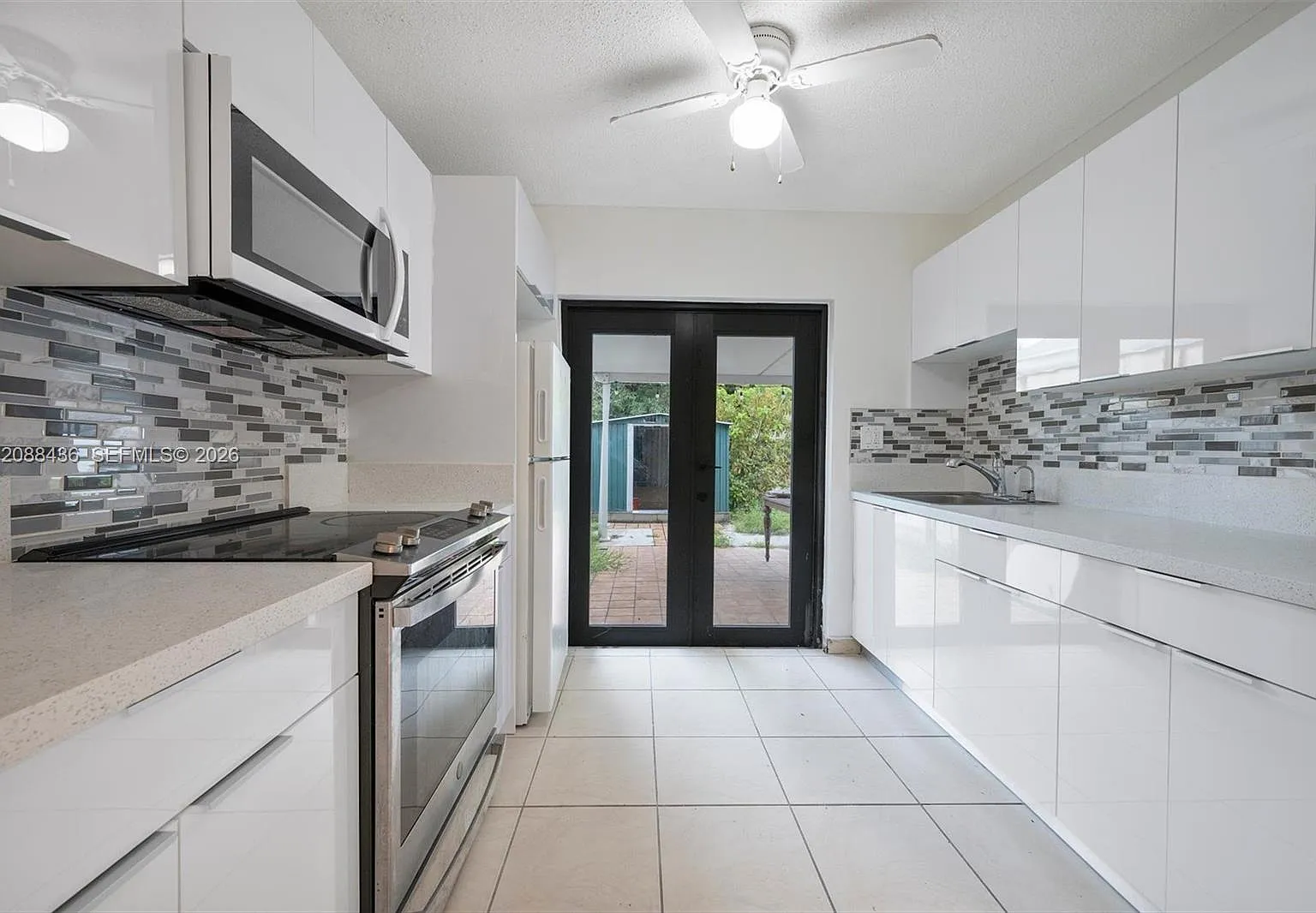 2710 W 60th Pl — Photo 4