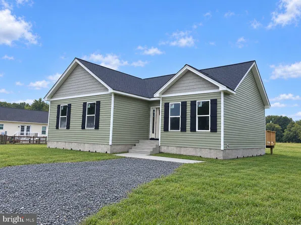 320 Blackwell Rd, Colonial Beach, VA 22443