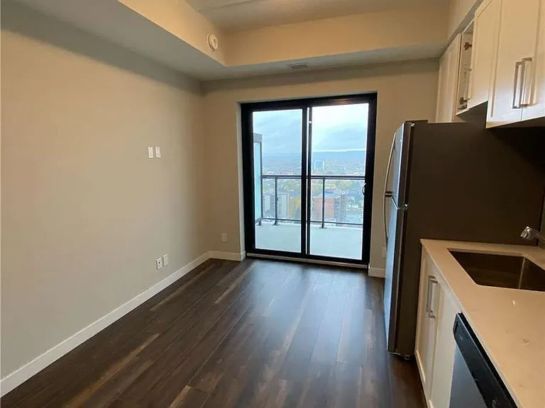 15 Queen St S #1706 — Photo 3