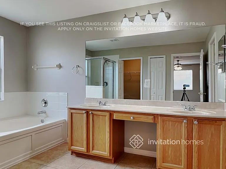 1401 Gallberry Ct — Photo 11
