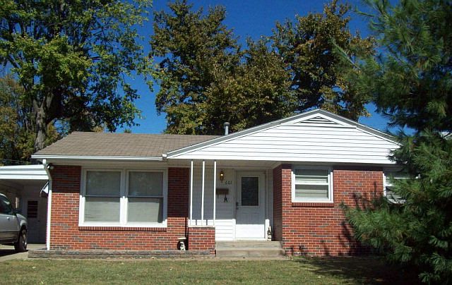1st image of 601 W Warwick Dr