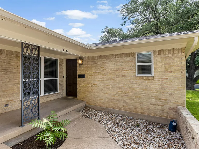 11143 Joymeadow Dr — Photo 4
