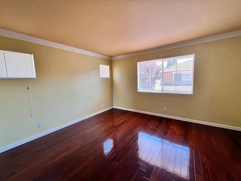 1059 La Sierra Ter — Photo 11