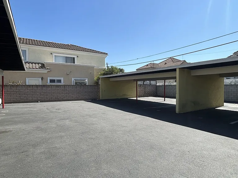 611 N Alhambra Ave — Photo 13