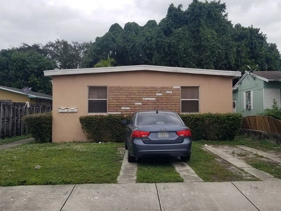 1st image of 6831-6833 NW 5th Ct