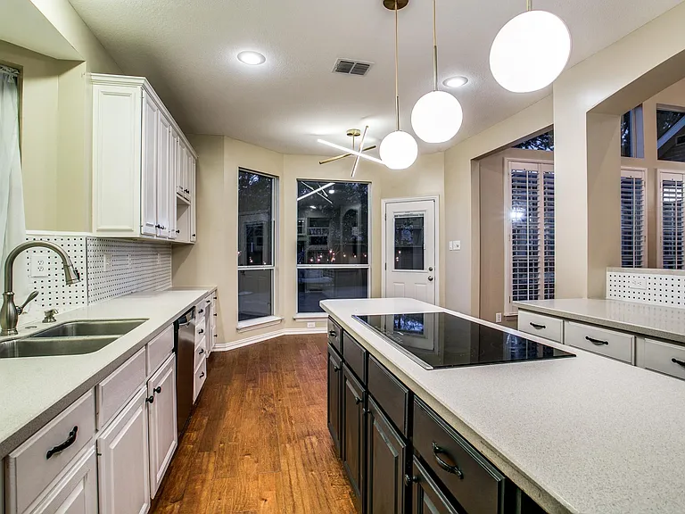 302 Walnut Grove Ln — Photo 8