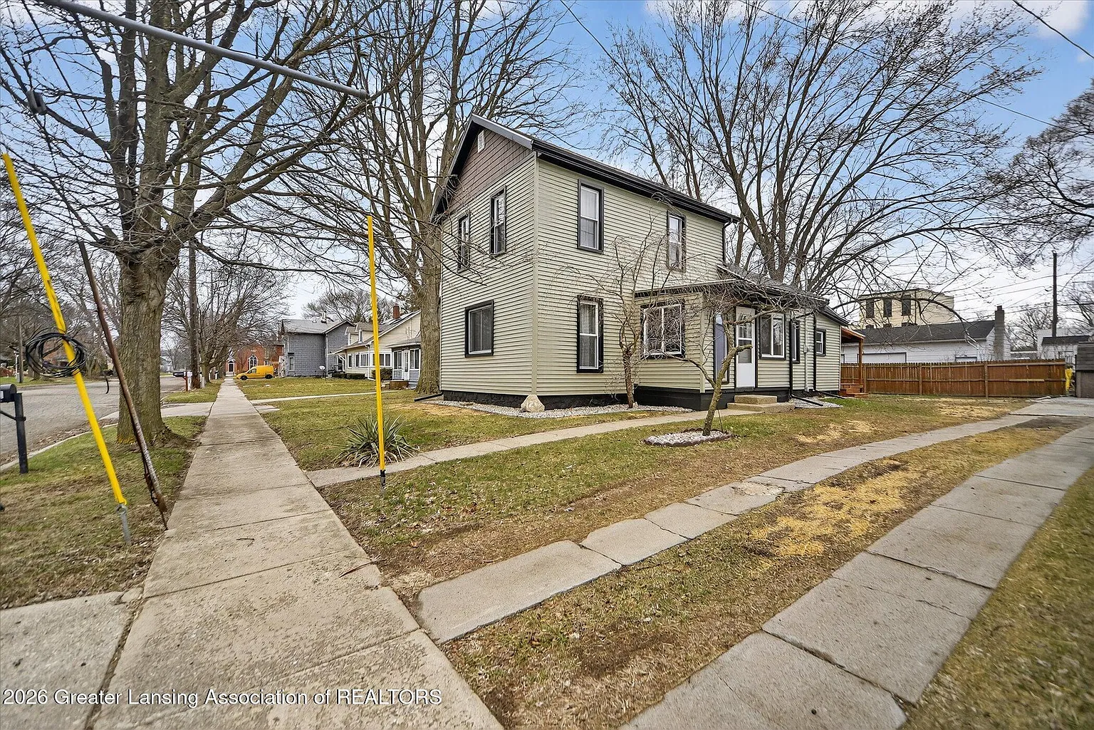 121 Armstrong St photo 1