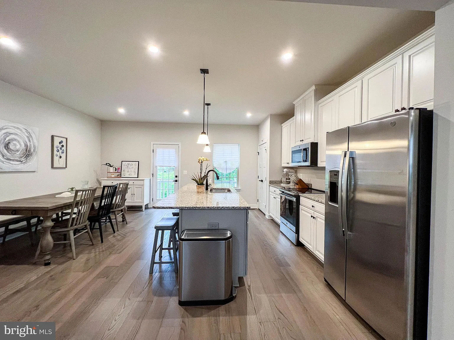 4 bed, 5.0 bath, 1782 sqft, $3,800 — Photo 3