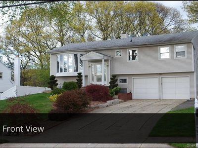 23 Ridge Court, Hauppauge, NY, 11788