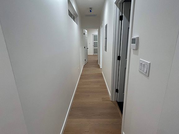 4th image of 1290 Sawyer Ave #4
